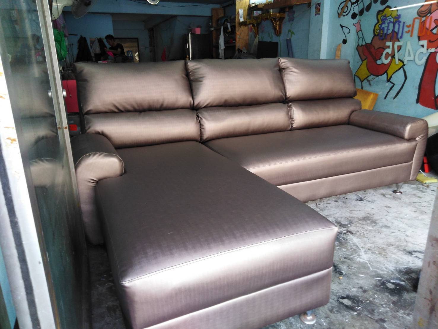 18 - https://sapmongkol.com | ทรัพย์มงคลเฟอร์นิเจอร์ บริการซ่อมโซฟา หนังแท้-หนังเทียม เบาะ เก้าอี้ทุกประเภท บุผนัง/หัวเตียง โซฟาหลุยส์ รับสั่งทำตามแบบ