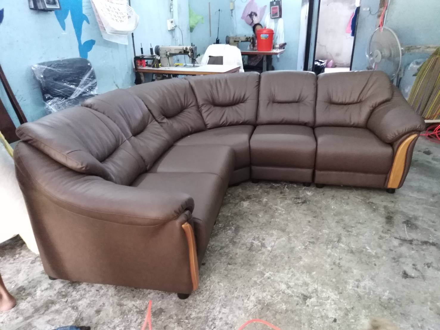 19 - https://sapmongkol.com | ทรัพย์มงคลเฟอร์นิเจอร์ บริการซ่อมโซฟา หนังแท้-หนังเทียม เบาะ เก้าอี้ทุกประเภท บุผนัง/หัวเตียง โซฟาหลุยส์ รับสั่งทำตามแบบ