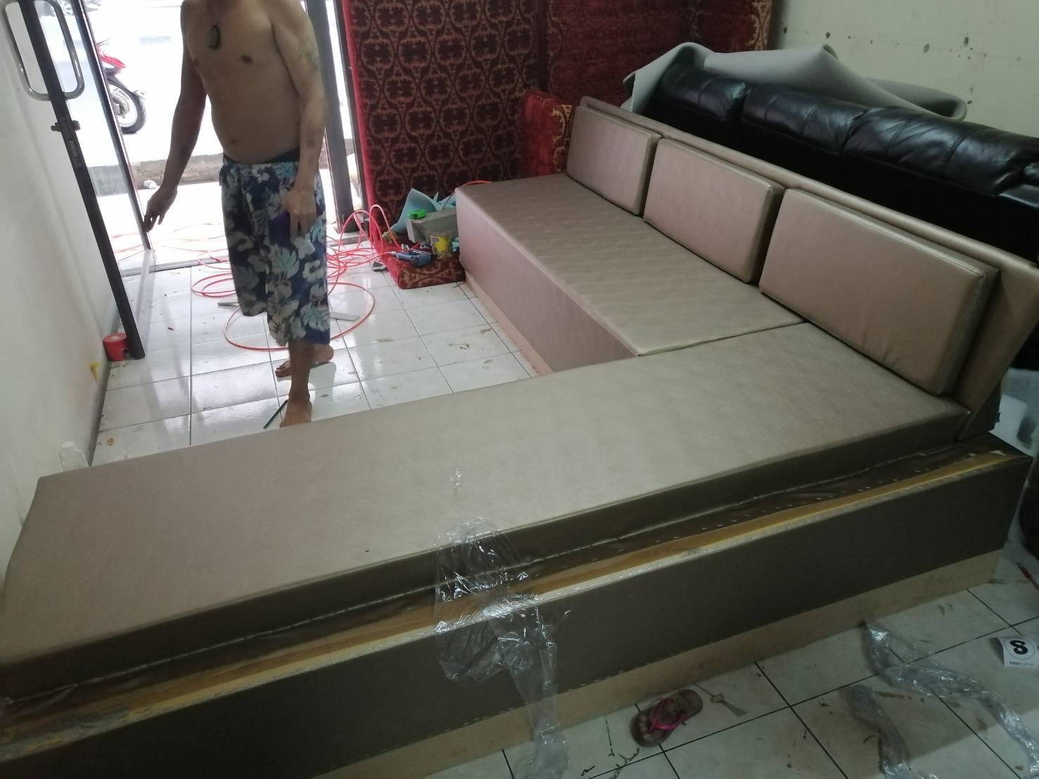 30 - https://sapmongkol.com | ทรัพย์มงคลเฟอร์นิเจอร์ บริการซ่อมโซฟา หนังแท้-หนังเทียม เบาะ เก้าอี้ทุกประเภท บุผนัง/หัวเตียง โซฟาหลุยส์ รับสั่งทำตามแบบ