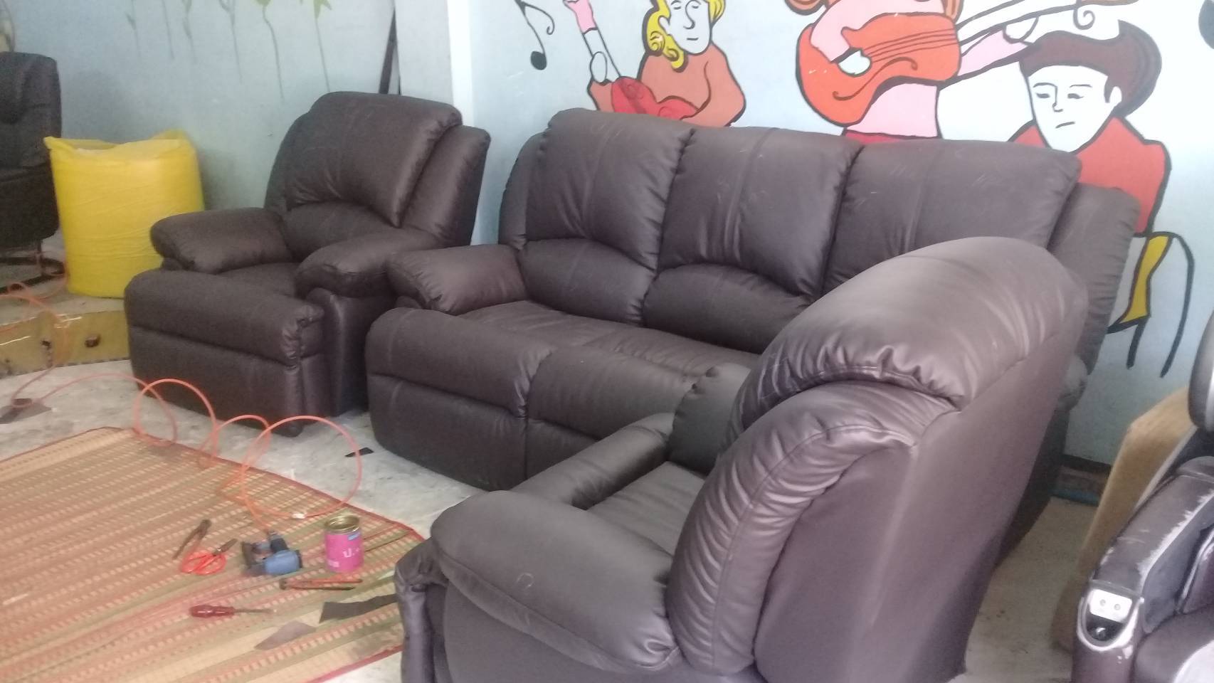 36 - https://sapmongkol.com | ทรัพย์มงคลเฟอร์นิเจอร์ บริการซ่อมโซฟา หนังแท้-หนังเทียม เบาะ เก้าอี้ทุกประเภท บุผนัง/หัวเตียง โซฟาหลุยส์ รับสั่งทำตามแบบ